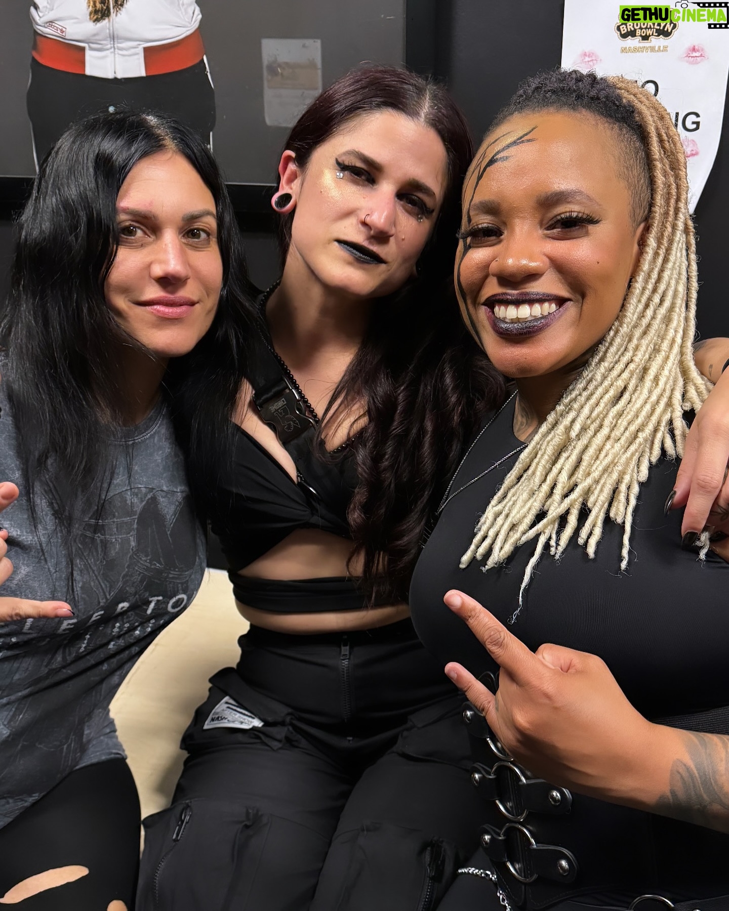 Cristina Scabbia Instagram - So cool to hang out aftershow with @chaneycrabb and @cammiebeverlyofficial Been waiting for a while to meet Chaney in person to tell her how much I love her crazy talent and I have the privilege to witness Cammie’s incredible voice every night on this tour. I am so lucky to be surrounded by VERY talented women in the scene, including the UBER AWESOME @ashcostello (love herrrrr) who graced us with her presence on our new song In the mean time (pic soon). On another note: happy Mother’s Day 🖤