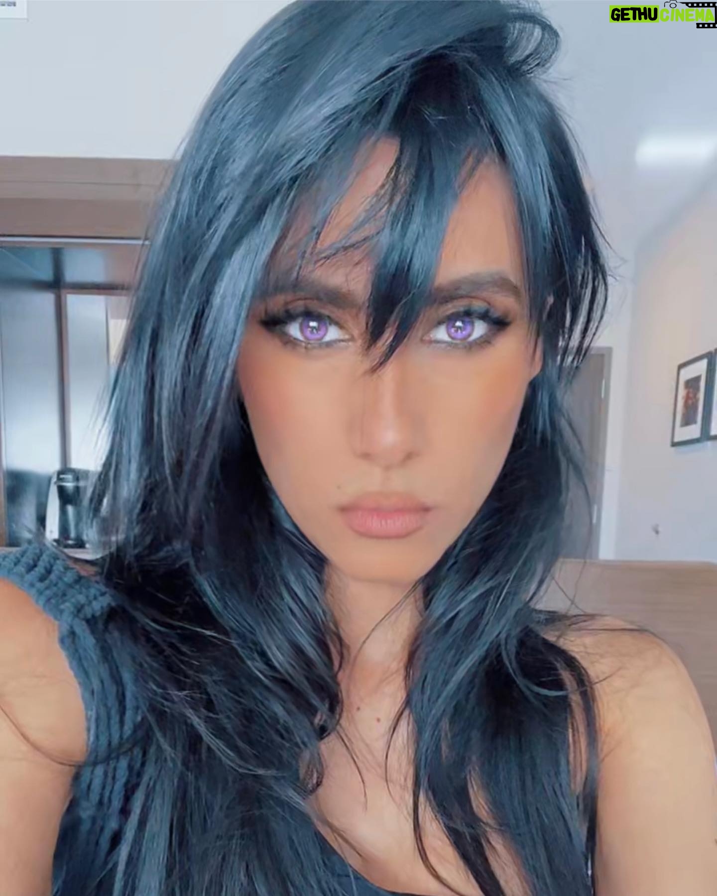 Cristina Valenzuela Instagram - I wanna be Yennefer in something 👁️ 👄 👁️