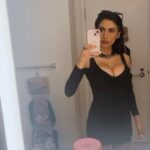 Cristina Valenzuela Instagram - Damsel in dis dress 💅
