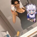 Cristina Valenzuela Instagram - No more cons for the year so I leave you with one last mirror selfie for the road 👋🏽 👋🏽