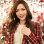 Crystal Fung Instagram - 20231224 星星們在積攢著光芒， 點綴著聖誕樹，也點亮了夜的深淵。 世間所有絢爛美好，都在這平安夜一同熠熠生輝。 節日，不單是禮物的交換， 更是提醒我們愛與被愛❤️ Merry Christmas🎄 Makeup & Hair by @kayowang