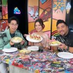 Crystal Fung Instagram – 話說拍節目前，同幕後分享過馮家留住所有男人個胃嘅秘密，點知，Christian聽到即刻好興奮，話要我帶上節目Happy Share！我梗係即刻二話不說… 出動媽媽啦！勁有口福唔使講啦，又西班牙紅蝦、又法國貴腐甜酒，我仲含淚分享咗Assignment拎唔到A嘅反面教材…

齋睇字點會夠喉，聽晚9點半《不如食豪D》，有片有真相，馮家大絕登場! @j2_channel 

不如食豪D ｜星期一至五晚9:30 82台 J2

#不如食豪D #J2 #82台 #J2綜藝 #高級食材 #馮盈盈 #陸浩明 #楊尚友 #爆料 #娛樂新聞 #八卦 #foodie #營養 #港姐 #女神 #秘技 #留住男人個胃 #蘿蔔糕 #法國甜酒 #燉梨