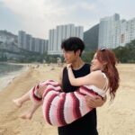 Crystal Fung Instagram - 我們 祝你一個溫暖甜蜜的節日 #妳不是她