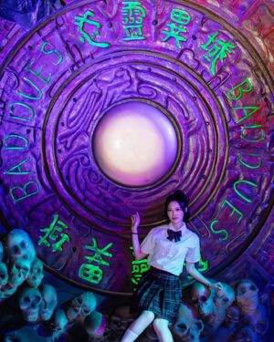 Crystal Fung Instagram - 20231020
校鐘響起，係時候返學啦！
我係學校等你😜
👻🎃

@hkoceanpark
#OPHalloweenFest2023 
#海洋公園哈囉喂
#鬼校輪迥