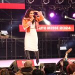 Crystal Kay Instagram - @fm802_pr Osaka Auto Messe 2024 今年初歌でした‼️ 新曲も初披露できて、みんなもめっちゃつっつダンスやってくれて嬉しすぎた(２枚目の写真見てね)🥰🥰🥰🥰 フェスのステージはほんとに楽しいね❤️みんな最高な時間にしてくれてありがとう‼️ 最高な歌はじめになりました✨ 今年はデビュー25周年‼️セレブレーションイアー、盛り上げていくよーーー♥️♥️♥️♥️ Photo by: 田浦ボン #CK25 #thatgirl #25thanniversary
