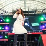 Crystal Kay Instagram - @fm802_pr Osaka Auto Messe 2024 今年初歌でした‼️ 新曲も初披露できて、みんなもめっちゃつっつダンスやってくれて嬉しすぎた(２枚目の写真見てね)🥰🥰🥰🥰 フェスのステージはほんとに楽しいね❤️みんな最高な時間にしてくれてありがとう‼️ 最高な歌はじめになりました✨ 今年はデビュー25周年‼️セレブレーションイアー、盛り上げていくよーーー♥️♥️♥️♥️ Photo by: 田浦ボン #CK25 #thatgirl #25thanniversary