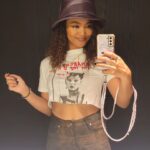 Crystal Kay Instagram – I look like my mom🤙🏾
ママに似てるな😆

今夜は

Billboard classics X Snoopy 
『Magical Christmas Night』
イン兵庫🥳

See you guys in a bit!!