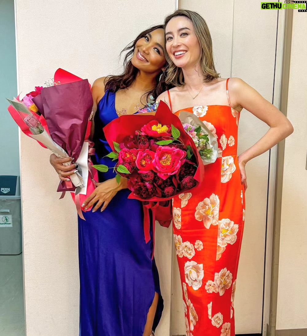 Crystal Kay Instagram - Performed our baby "Start Again" and an unreleased gem "breathe" as a guest at my sis @emimeyer show! You really light up everyone's hearts when you perform 💕what a crowd❤️ 十年以上の仲で昨日初めて一緒にステージにたったね😊2人で作った曲 Start Again と未発表曲の Breathe をパフォーマンスしました✨とても愛に溢れたステージとお客さんでほっこりした時間でした。エミ呼んでくれてありがとう!