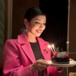 Crystal Kay Instagram – Happy birthday to our beloved @ahnmikaofficial ♥️♥️♥️
大好きなお姉ちゃんの誕生日を今年もファミリーでお祝い出来てとても嬉しい💖いつもみんなの太陽。元気の源。知識の源でもあるね🙌🏻これからも健康でハッピーラッキーラブスマイルピースドリーーーーーーム💗なミカさんでいてね🎉🎉🎉🎉🎉最高な１年でありますように🙏🏽♥️お誕生日おめでとうございます！！！