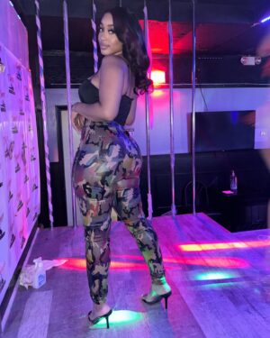 Crystal The Doll Instagram - Look at me now 😜

Shop @swankaposh 😘