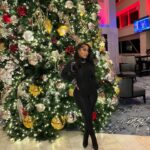 Crystal The Doll Instagram - Tis The Season🎄The Perfect 🎁 @keyonna_kaliyah1 you slayed my hair 😍