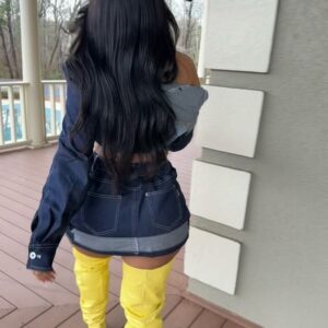 Crystal The Doll Instagram - My face pretty, My name pretty, My Style pretty, My soul pretty 💞

Styled by: @beverlyhills_annie 
Outfit from: @b.hills_exclusive 
Boots from: @the.brittany.b 
Hair from: @honeybee_collectionn 

#photography #fashionblogger #love #fashion #beauty