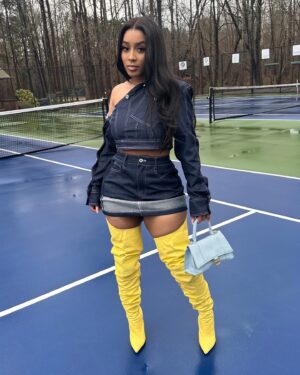 Crystal The Doll Instagram - My face pretty, My name pretty, My Style pretty, My soul pretty 💞

Styled by: @beverlyhills_annie 
Outfit from: @b.hills_exclusive 
Boots from: @the.brittany.b 
Hair from: @honeybee_collectionn 

#photography #fashionblogger #love #fashion #beauty