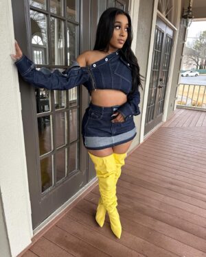 Crystal The Doll Instagram - My face pretty, My name pretty, My Style pretty, My soul pretty 💞

Styled by: @beverlyhills_annie 
Outfit from: @b.hills_exclusive 
Boots from: @the.brittany.b 
Hair from: @honeybee_collectionn 

#photography #fashionblogger #love #fashion #beauty