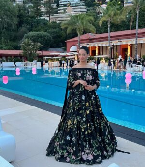 Cynthia Addai-Robinson Instagram - Bonjour Monte-Carlo! Opening night for the Monte-Carlo Television Festival was a wonderful affair with even greater company. Congrats to the cast and crew of @primevideo’s Shelter on a great premiere! 

Dress: @erdem
Shoes: @malonesouliers
Earrings: Jessica McCormick
Ring: @missomalondon

Stylist: @zadrianandsarah

#MonteCarloTVFestival #theringsofpower #LOTRROP #MonteCarlo #styledbyzadrianandsarah @festivaltvmonte_carlo