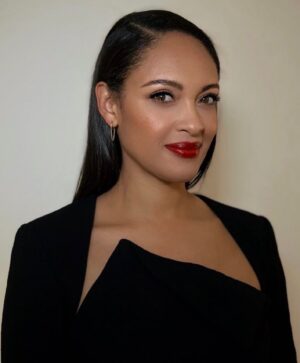 Cynthia Addai-Robinson Instagram - Started the week with the @citadelonprime premiere, channeling my inner international spy 🕵🏽‍♀️ 
Congrats to the Citadel cast, crew and creators!🙌🏽
💄: @kennethsohmakeup 
💇🏽‍♀️: @bella.moore_x 
👗: @roland_mouret (thank you  @chelcisummerstylist 😅!)