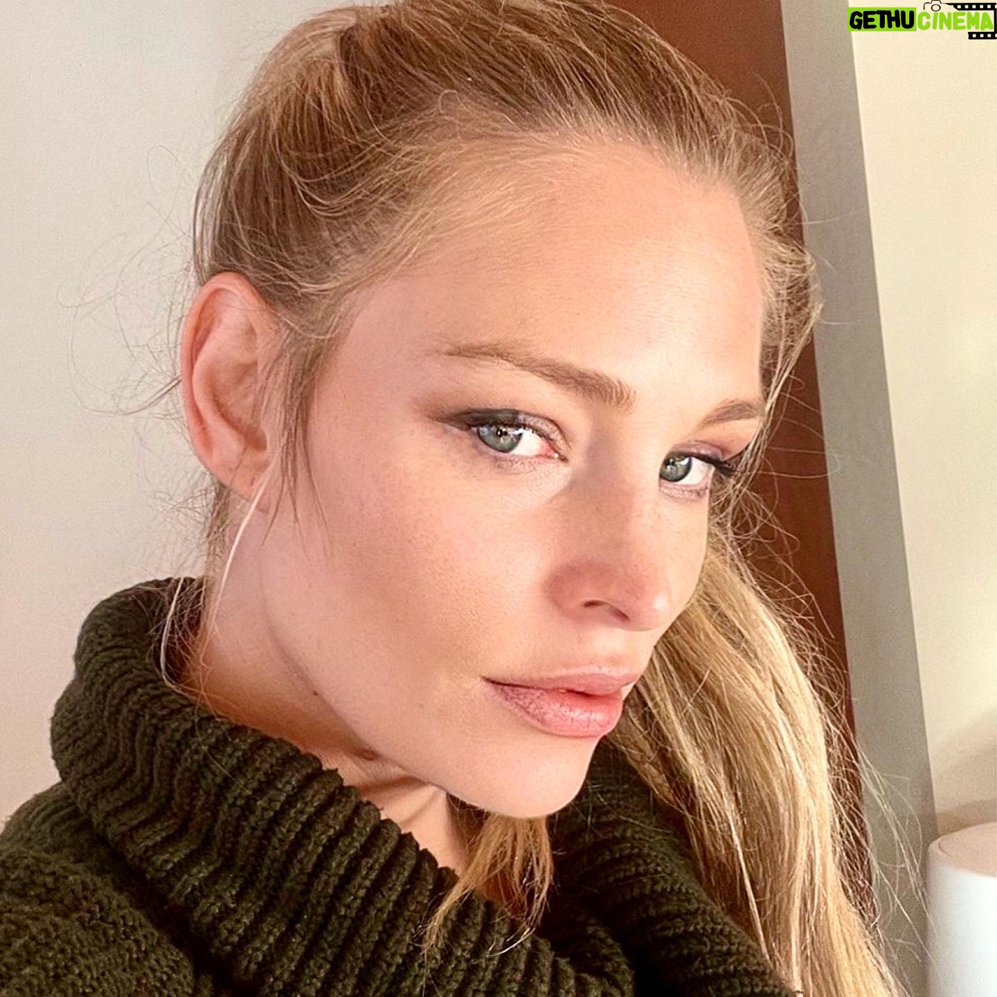 Cynthia Kirchner - 1.3K Likes - FUN CYNTHIA FACT: My eyes change color with my clothes…this green turtle neck definitely turned my eyes evergreen. #TurtleNeckSelfies
