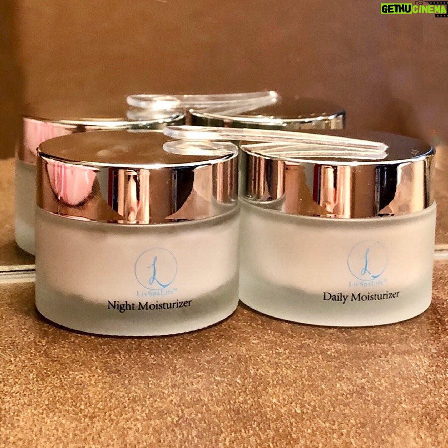 Cynthia Kirchner - 879 Likes - Staying home and staying moisturized with @livspalife... Products are made with 💯 percent organic extracts 🍃...love this moisturizer duo!!!!... StayAtHome #SpaSundayAtHome