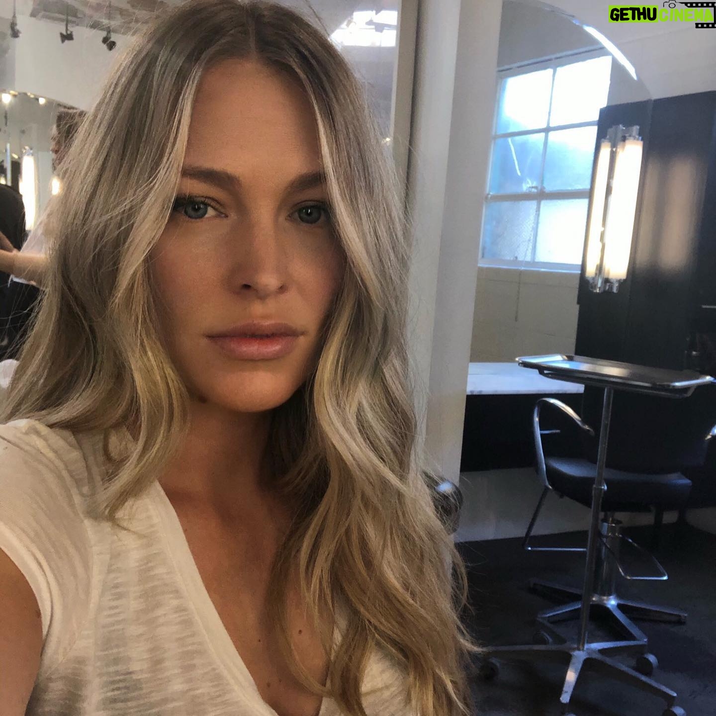 Cynthia Kirchner - 2.2K Likes - Haircut selfies... thanks #Angelo at @andylecompte @andylecomptesalon ...great posing partner @josh.eugene #EditorialBuddy... Special thanks to @sprayvalet for my sun kissed glow