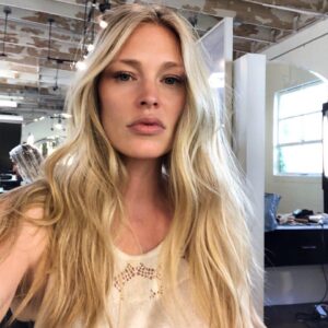 Cynthia Kirchner Instagram - Haircut time ...💇‍♀️4 inches gone...thanks to @christinacessnahair for my highlights and @angeloevans for the cut... #ItTakesATeam  #AndyLeCompteSalon #MartinezSamuelSalon #AngeloTsimourtos #ChristinaCessnaHair