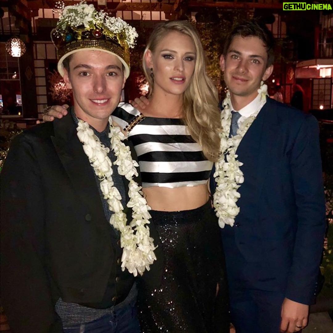 Cynthia Kirchner - 6.5K Likes - So happy to celebrate the union of these two extraordinary souls @dothatdougie @simoncburke and catch up with my favorite humans in the universe. #Blessed Thanks to @plastixdocs for making my skin glow tonight. 🙏Thanks to @zoesvintique for styling ⭐️⭐️⭐️⭐️⭐️
