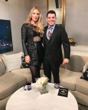 Cynthia Kirchner Instagram - So fun being a guest on @harryh0ward for @evertalktv.... check it out on all platforms including @appletv... Hair, makeup and styling by @j.diazbeauty @lemodehair