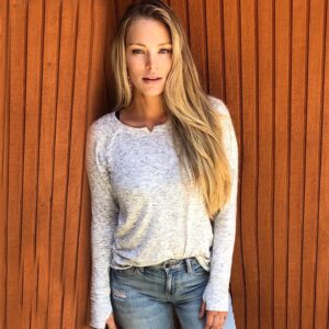 Cynthia Kirchner Instagram - Happy Friday...❤️