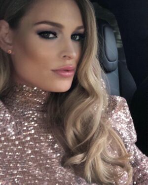 Cynthia Kirchner Instagram - Heading to secret #GALA... thanks to @j.diazbeauty for the gorgeous hair and @alybarrmakeup for stunning makeup. Dress by @michaelcostello Thanks to @plastixdocs @drpay for making my skin look this amazing!!!! They are the skin experts!!!!