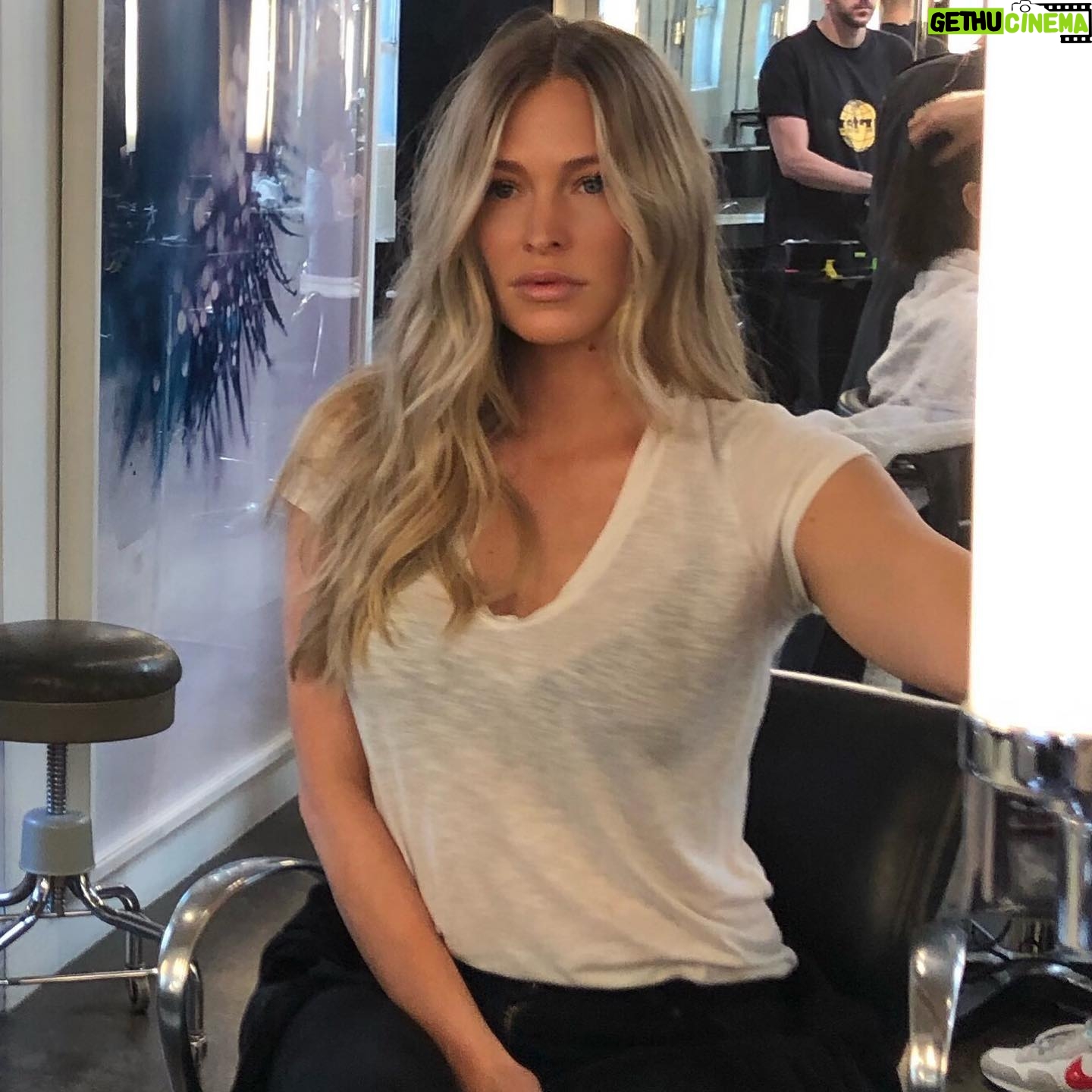 Cynthia Kirchner - 2.2K Likes - Haircut selfies... thanks #Angelo at @andylecompte @andylecomptesalon ...great posing partner @josh.eugene #EditorialBuddy... Special thanks to @sprayvalet for my sun kissed glow