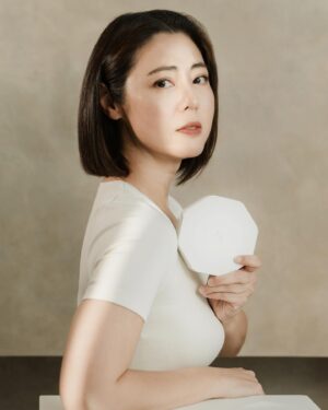 Cynthia Koh Instagram - Get ready for a skin transformation while you sleep with Noble Panacea’s newest Exceptional Overnight Chronobiology Peel – it’s one of a kind!

This advanced treatment uses cutting-edge OSMV technology to gradually release complex AHAs and BHA, gently exfoliating and detoxifying your skin while enhancing cell turnover during your skin’s natural biorhythm from 11pm to 4am.

Don’t forget, good sleep is crucial for your skin’s rejuvenation process and to make the most of this peel’s benefits! Simply incorporate it into your beauty routine once a week for radiant, glowing skin.

#thinkbeautifully @noblepanacea

📸 @waltertan @assemblyclan 
PR @accesscoms