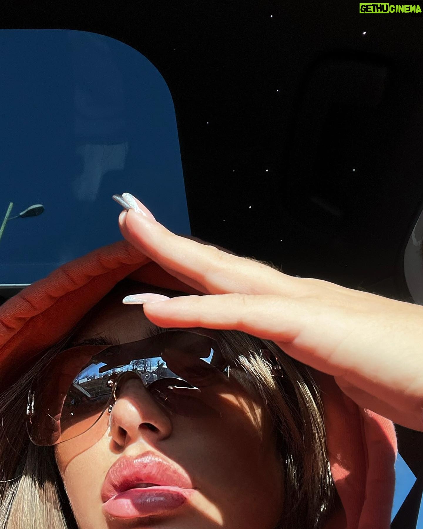 Cynthia Makhoul Instagram - Sun is orange.