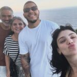 Débora Ozório Instagram – Quando se vive mais do que cabe no tempo do relógio ❤️