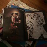 Débora Ozório Instagram - Livro: Eu Me Chamo Antônio. Achei no meio do cenário, fui folhear despretensiosamente e me encantei. Cada página uma foto.