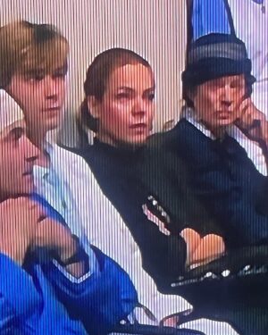Dagmar Havlová Veškrnová Instagram - Nedávno dávali v televizi detektivku, která byla natočena před 35 lety. Uvědomila jsem si, že kromě pár kg nahoře co mám, se v mém stylu nic nezměnilo. Tak si to sem ráda uložím, s přáním dobrého večera, pro vás. 💌💌💌 #carusel