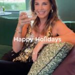 Daisy Fuentes Instagram - Repost @daisyfuentesstyle • Happy Holidays • Merry Christmas 🎄 Reminder that 🍸 don’t count on Christmas and don’t let anyone tell you otherwise! #daisyfuentesstyle