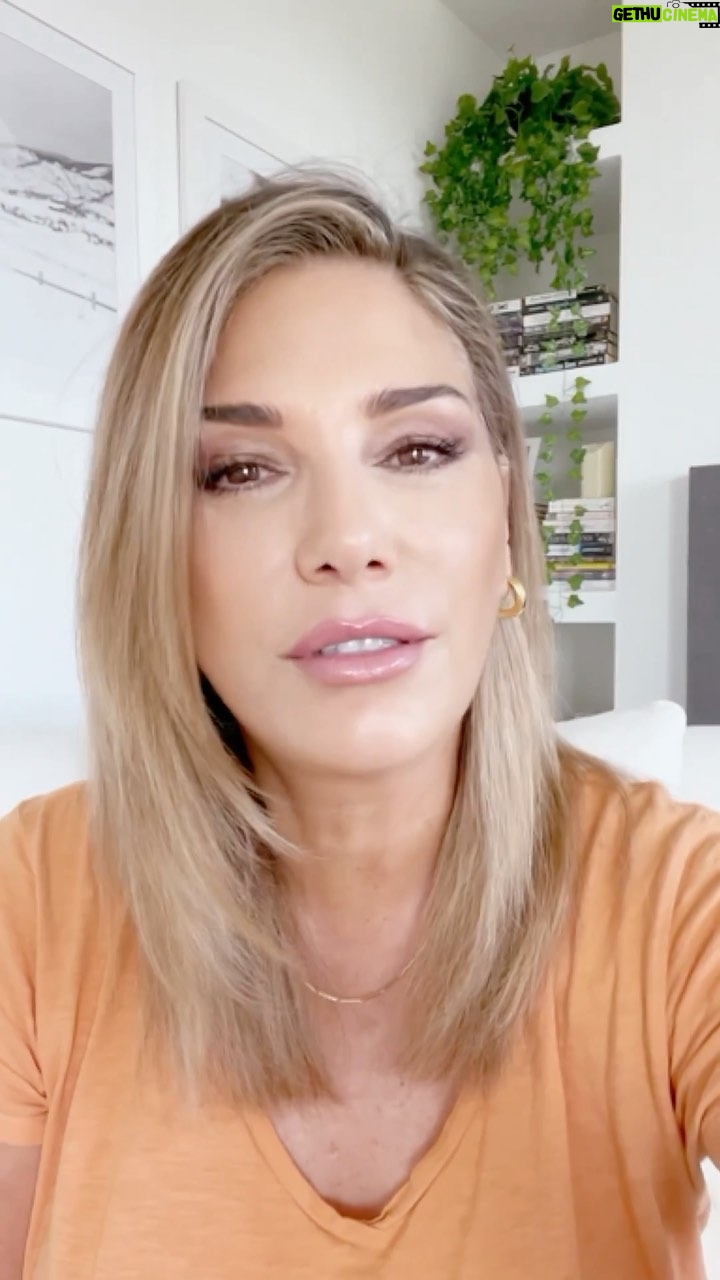 Daisy Fuentes Instagram - RePost @daisyfuentesstyle #thoughtsbecomethings #loveyourself