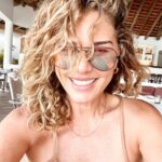 Daisy Fuentes Instagram - Currently flowing in the higher vibrational frequencies of love, gratitude & joy ✨ ✨ #islandlife
