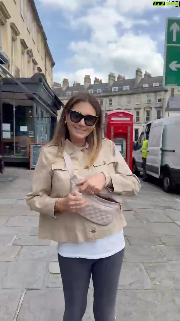 Daisy Fuentes Instagram - Bath is so gorgeous. It was like stepping back in time. So much history, so well preserved, such a mood. Def visit if you can 🇬🇧