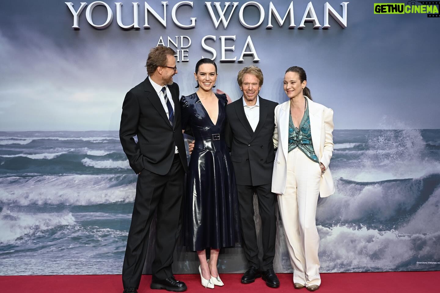 Daisy Ridley Instagram - Young Woman And The Sea is out in the world! I got to play Trudy Ederle, a real hero, and I got to do it surrounded by the most wonderful team of people. Here is a small selection of some of them. I hope you enjoy our movie! 🏊♀️🏊♀️🏊♀️🏊♀️🏊♀️🏊♀️🏊♀️🏊♀️❤️❤️❤️❤️❤️❤️❤️❤️