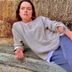 Daisy Ridley Instagram - Waiting for The Marsh King’s Daughter like…! First time I ever met Brooklyn!!! Full circle - we play younger and older Helena/floating in Toronto/gorgeousness/kayaking in INTENSE HEAT/chewing some hay?!/night shoot fuel/my cheeky monkey ‘daughter’ Joey ❤️❤️❤️