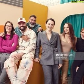 Daisy Ridley Instagram - Feeling very grateful for the wonderfully warm reception of #sometimesithinkaboutdying Thank you @sundanceorg ! The last few days with this lovely bunch (and many wonderful people not pictured) was 💃🏻💃🏻💃🏻🙌🏻🙌🏻🙌🏻❤️❤️❤️
