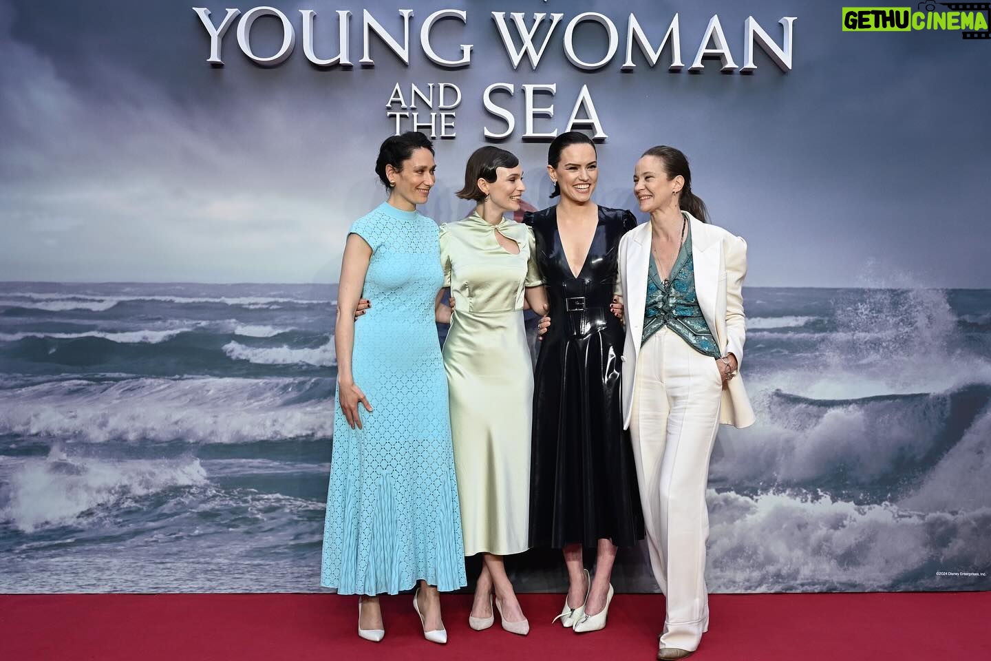 Daisy Ridley Instagram - Young Woman And The Sea is out in the world! I got to play Trudy Ederle, a real hero, and I got to do it surrounded by the most wonderful team of people. Here is a small selection of some of them. I hope you enjoy our movie! 🏊♀️🏊♀️🏊♀️🏊♀️🏊♀️🏊♀️🏊♀️🏊♀️❤️❤️❤️❤️❤️❤️❤️❤️