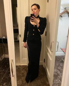 Daisy Ridley Instagram - Last week celebrating John Williams @kennedycenter 🤍 The most amazing music, the most beautiful tributes, topped off with John conducting the Imperial March at the end of the evening! Wonderful, wonderful, wonderful man.