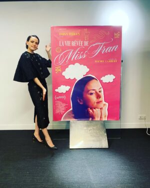 Daisy Ridley Instagram - Spent a beautiful few days in Paris talking all things Sometimes I Think About Dying! Le film est disponible dans les cinémas maintenant! @lipstickkelly @jillianhalouska @leithclark merci beaucoup!!! ❤️❤️❤️