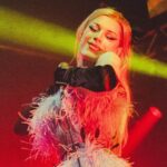 Dakota Schiffer Instagram - Thank you so much for such a warm reception yesterday for my surprise apperance for @blackhoneyuk ‘s Brighton show! Directing the music video for Heavy was such a privilege and getting to perform the song on stage was so surreal and full circle! Thank you so much to the amazing band and crew!💖💖 photos by @hattie_neate