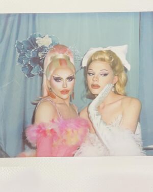 Dakota Schiffer Instagram - dragcon 2023 🎀🐇💚

thank you so much for the most wonderful weekend!

Friday: wearing @houseofpeluca @narclsslsm 
Saturday: wearing custom @eusoumaldito Photography @ranobrac 
Sunday: wearing @rowcreativestudio