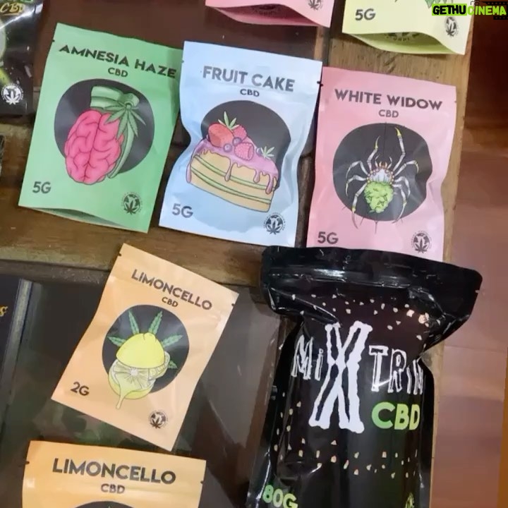 Dakota Tárraga Instagram - RIFA Hoy os traigo una pedazo de rifa de un lote de CBD de la mano de @cannabisinnovationcbd . Única empresa de España 🇪🇸 certificada en ISO 9001/2015 en comercialización y distribución de cáñamo orgánico, son productos orgánicos y sin pesticidas, totalmente naturales. Los pasos a seguir son los siguientes: 1. Seguir a las cuentas de @cannabisinnovationcbd y la mía @dakota_tarraga . 2. Dar me gusta a la publicación y compartirla en vuestro perfil, mencionando a @cannabisinnovationcbd y a @dakota_tarraga . 3. Mencionar tres amistades reales de instagram. 4. Cuantas más veces se comente, más posibilidades tenéis de ganar P.D : El ganador se dirá en 9 dias! Mucha suerte 🍀 mis corazones ♥️🫶♥️🫶 SORTEO CERRADO 🔒 ganador: @cryptocrypro
