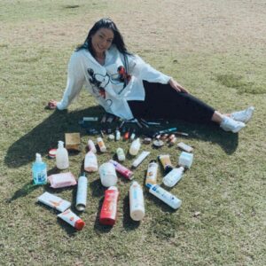 Dakota Tárraga Instagram - ✨SORTEO ✨Os traigo un súper sorteo. 
Voy a regalar junto a @marvimundo un lote de productos como el que os enseño.
Para poder participar sólo  tenéis que seguir estos pasos:
1. Seguid las cuentas  de @marvimundo y la mía @dakota_tarraga
2- Dar me gusta a la publicación y compartidla en vuestro stories con el texto SORTEO mencionando a @marvimundo y @dakota_tarraga
3- Mencionar a 3 amig@s. 
Recordar que cuantas más veces se comente más posibilidades tendréis de ganar.
P.D el ganador lo anunciaré el Domingo 7 de Marzo  SORTEO CERRADO 🔒