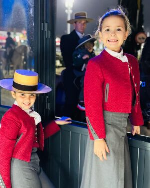 Dália Madruga Instagram - 🎠

Se não são as miúdas mais giras da feira, anda tudo muito distraído! 😍

#golegã2023