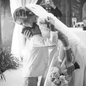 Dália Madruga Instagram - ♾️
Oito anos
de uma viagem que tem sido, principalmente, de uma grande cumplicidade.
Um do outro, um para o outro, assim continuamos a nossa promessa, juntos conseguimos tudo!
Feliz aniversário de casamento, meu amor!